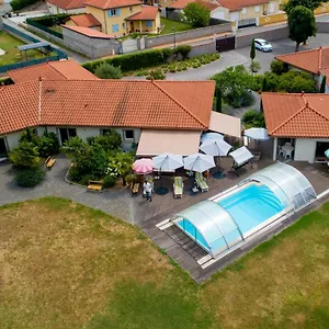 https://au-fil-du-vizzy-gtes-2-ou-3.hotels-rhonealpes.com